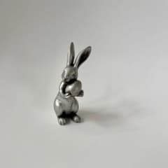 うさぎの置物のサムネイル