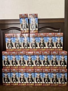 25個MEGAワールドコレクタブルフィギュアvol.3 エドワード・ニュー