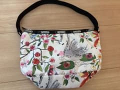 LeSportsac ポーチ 花柄 鳥柄　中古のサムネイル