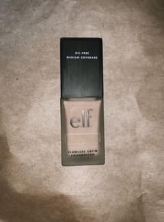 elfファンデーションのサムネイル
