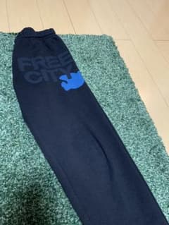 フリーシティ スウェットパンツのサムネイル