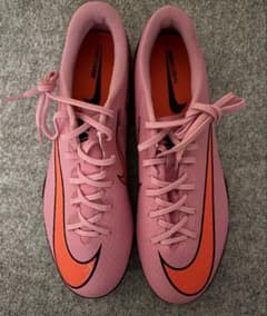 NIKE サッカーシューズのサムネイル