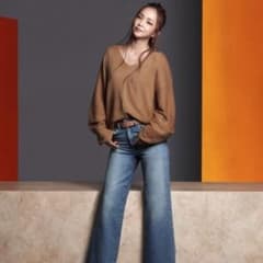 安室奈美恵 コラボ バーガンディ ニットのサムネイル