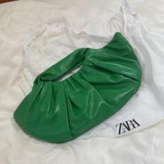 ZARA レザーバケット ハンドバッグのサムネイル