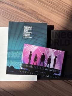 SHINee WORLD 2014 I'm Your Boy Blu-rayのサムネイル