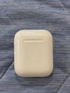 AirPods ケース ＋ 左耳のみ（右耳不動のジャンク・左耳バッテリー良好）のサムネイル