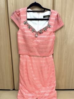 ピンク ビジューネック タイトドレスのサムネイル