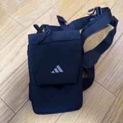adidas ボディバッグ ブラックのサムネイル