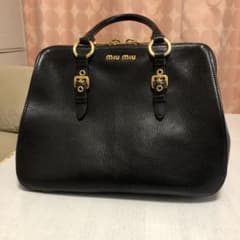 ミュウミュウ　マドラス　ハンドバック　ショルダーバック　お値下げしました。のサムネイル