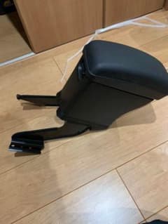 スズキ　スイフトスポーツZC33S 純正アームレスト美品のサムネイル