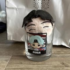 SUGA グラスと人形のサムネイル