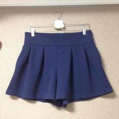 美品！ショートフレアパンツのサムネイル