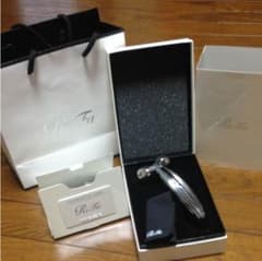 リファカラットレイフェイス 美顔器のサムネイル