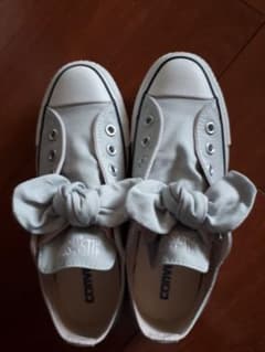 M☆K様専用ページ！！CONVERSE リボンスニーカー　23.5のサムネイル