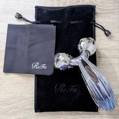ReFa 美顔ローラー シルバー 専用ポーチ付き - メルカリ