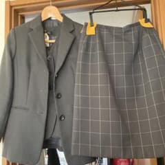 事務服のサムネイル