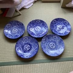 青色花柄皿5枚セット　骨董品　割れ欠けたところ　接着 青色花柄皿5枚セット 骨董品 割れ欠けたところ 接着 - メルカリ