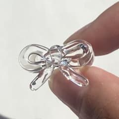 透明感クリアガラス リボンリング｜軽い 指輪 金属アレルギー対応のサムネイル