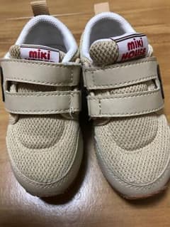 ミキハウススニーカー値下げ中のサムネイル