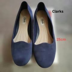 Clarks blue suede low heel 2cm