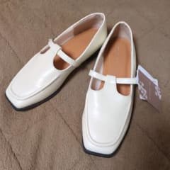 【新品】terawear emu Tストラップ フラットシューズ 　Mサイズのサムネイル