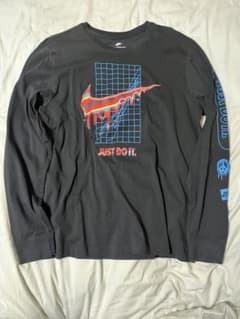 Nike グラフィック長袖Tシャツ XLサイズのサムネイル