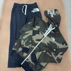 THE NORTH FACE 迷彩柄フルジップパーカー＆パンツ　セットアップ THE NORTH FACE 迷彩柄フルジップパーカー＆パンツ セットアップ