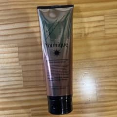 【新品未開封】 Younique ダークタンニングローション 韓国のサムネイル