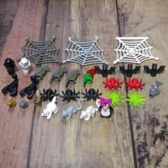 82-35 LEGO レゴ ミニフィグ クモ 鳥 ねずみ ペンギン 動物 セットのサムネイル