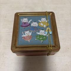 バレエ猫デザイン 正方形 空き缶のサムネイル