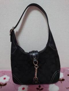 早い者勝ち！美品！COACH ショルダーバッグ(黒)のサムネイル