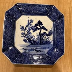 青い孔雀と松の陶器皿　有田焼　大皿 青い孔雀と松の陶器皿 有田焼 大皿