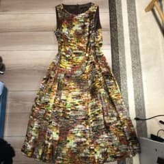 ヒューゴ　ボス　ワンピースLサイズのサムネイル