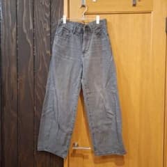 GU グレー ワイドパンツ 30のサムネイル