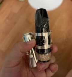 サックス マウスピース リガチャー キャップ セット サックス用マウスピース リガチャー キャップセット - メルカリ