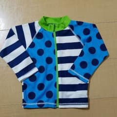 ラッシュガードのサムネイル