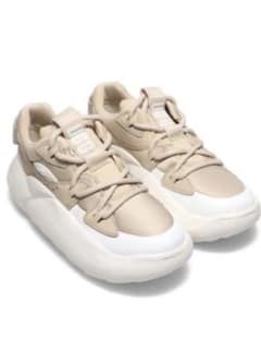 UGG アグ  クラウドレーススニーカー　W LA CLOUD LACEのサムネイル