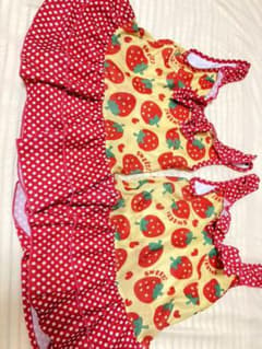 110.水着、双子　セット売りです。のサムネイル