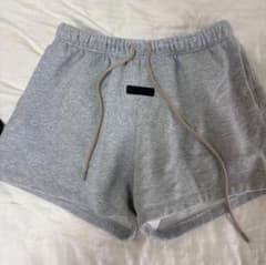 FEAR OF GOD ESSENTIALS ショートパンツ グレー drip - メルカリ