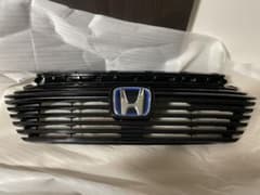 ホンダ　新型ヴェゼルe:HEV Z RV5 純正グリルのサムネイル