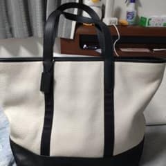 最終値引き新品未使用 COACH トートバッグ ホワイト ブラック - メルカリ