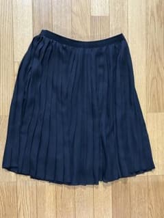 UNIQLO プリーツスカート　黒　Lのサムネイル