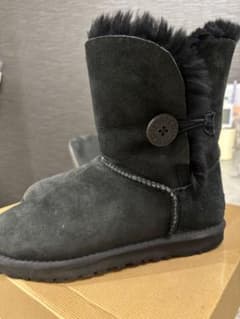 UGG ムートンブーツ ブラックのサムネイル
