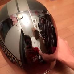 ヘルメットのサムネイル