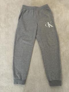 Calvin Klein グレー ジョガーパンツ、スウェットパンツのサムネイル