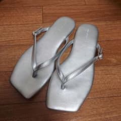URBAN RESEARCH　スクエアトゥトングサンダル　ビーサンのサムネイル