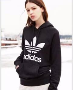 adidas パーカーのサムネイル