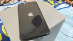 iPhone SE 第2世代 (SE2) ブラック 128 GB SIMフリーのサムネイル