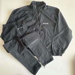 エッセンシャルズ　ナイロンジャケット(L)＆パンツ(M)セットアップ エッセンシャルズ ナイロンジャケット(L)＆パンツ(M)セットアップ