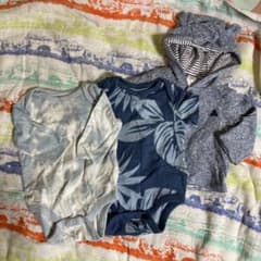新品未使用★GAPロンパース.クマ耳パーカーのサムネイル